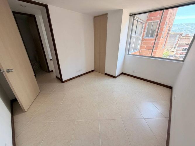 Apartaestudio en arriendo en Florida Nueva, Medellín, 50 m² · foto 11 de 12