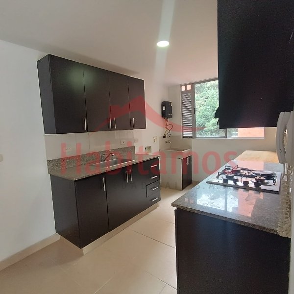 Apartamento en arriendo en Camino Verde, Envigado · foto 2 de 21