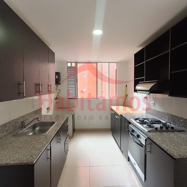 Apartamento en arriendo en Camino Verde, Envigado · foto 3 de 21