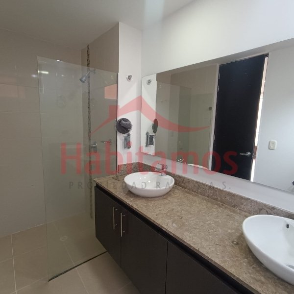 Apartamento en arriendo en Camino Verde, Envigado · foto 19 de 21