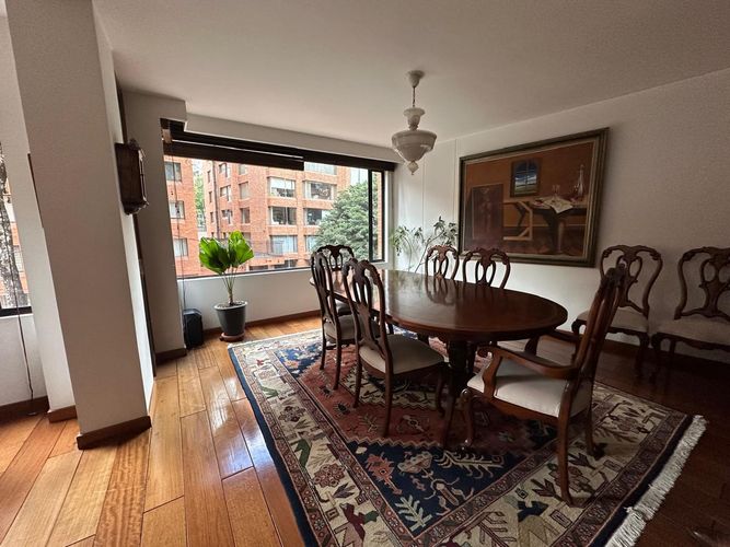 Apartamento de 3 alcobas en venta en El Retiro, Bogotá, 230 m² · foto 2 de 19