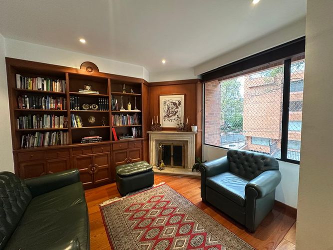 Apartamento de 3 alcobas en venta en El Retiro, Bogotá, 230 m² · foto 4 de 19