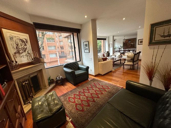 Apartamento de 3 alcobas en venta en El Retiro, Bogotá, 230 m² · foto 6 de 19