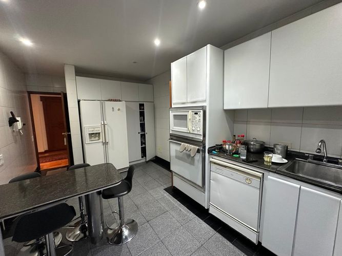 Apartamento de 3 alcobas en venta en El Retiro, Bogotá, 230 m² · foto 8 de 19