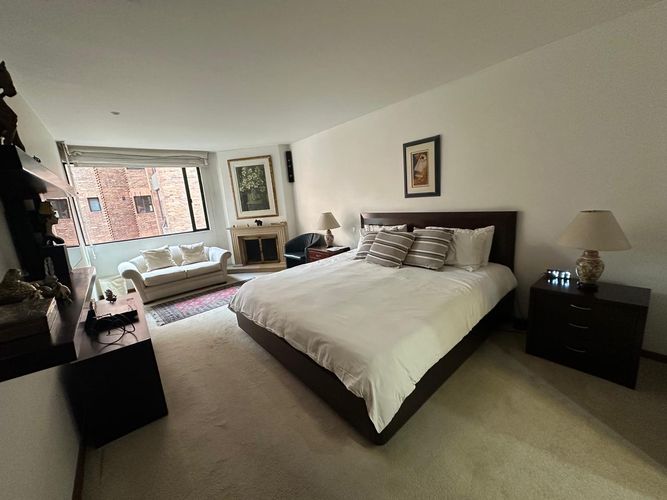 Apartamento de 3 alcobas en venta en El Retiro, Bogotá, 230 m² · foto 15 de 19