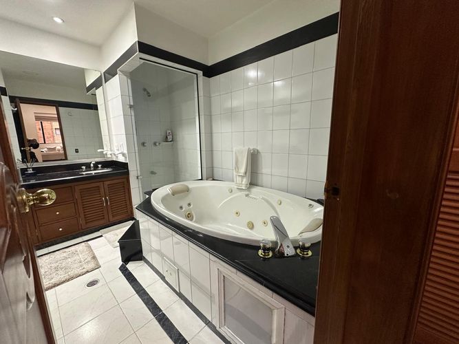 Apartamento de 3 alcobas en venta en El Retiro, Bogotá, 230 m² · foto 19 de 19
