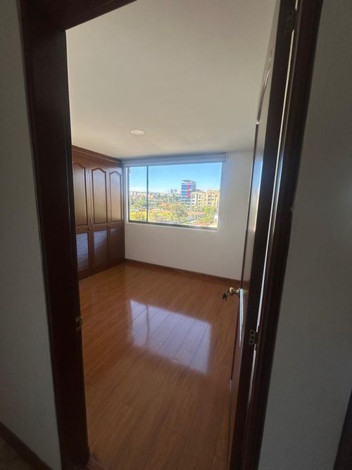 Apartamento en venta en Cedritos, Bogotá · foto 3 de 17