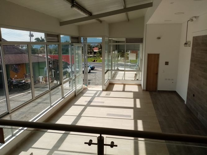 Local en arriendo en San Jose Sur, Pereira, 200 m² · foto 2 de 8