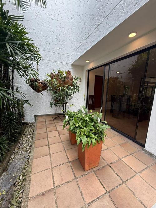 Casa de 5 alcobas en arriendo en Los Balsos, Medellín, 640 m² · foto 10 de 24