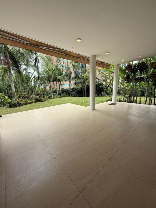 Casa de 5 alcobas en arriendo en Los Balsos, Medellín, 640 m² · foto 4 de 24