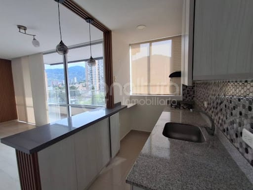 Apartamento de 3 alcobas en arriendo en Suramérica, Medellín, 82 m² · foto 2 de 24