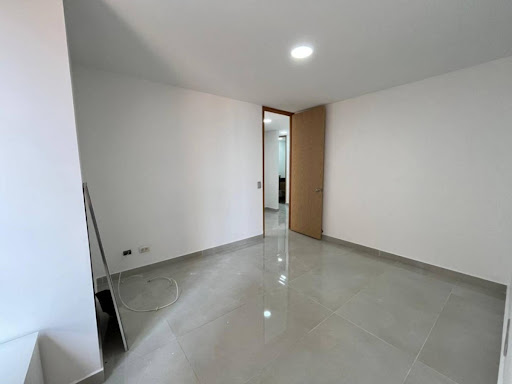 Apartamento en arriendo en La Florida, Medellín · foto 3 de 23