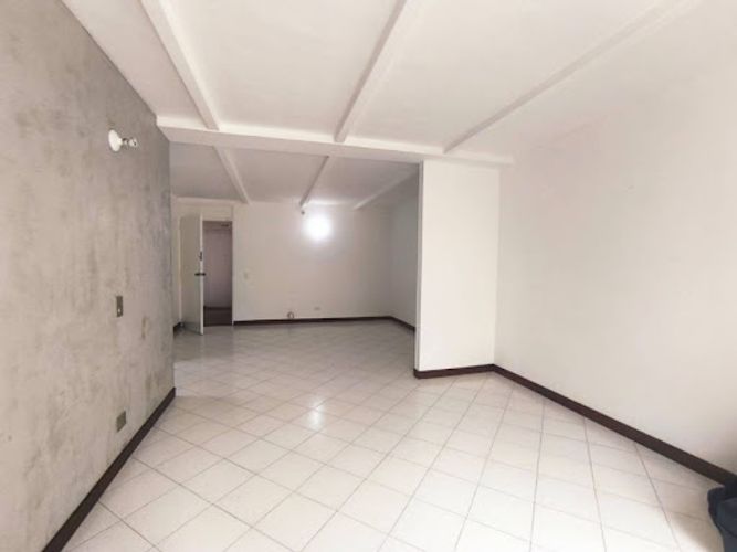 Apartamento de 4 alcobas en arriendo en El Diamante 2, Medellín, 95 m² · foto 5 de 24