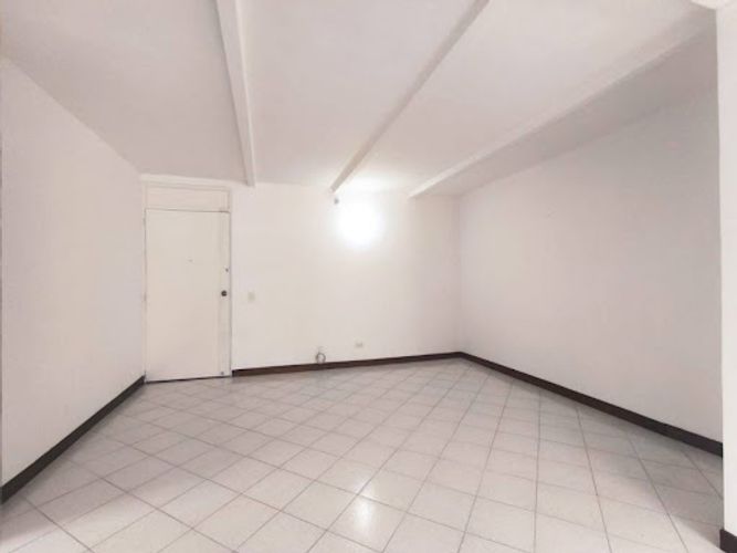 Apartamento de 4 alcobas en arriendo en El Diamante 2, Medellín, 95 m² · foto 6 de 24