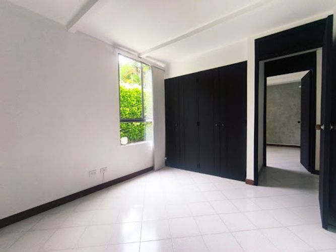 Apartamento de 4 alcobas en arriendo en El Diamante 2, Medellín, 95 m² · foto 8 de 24