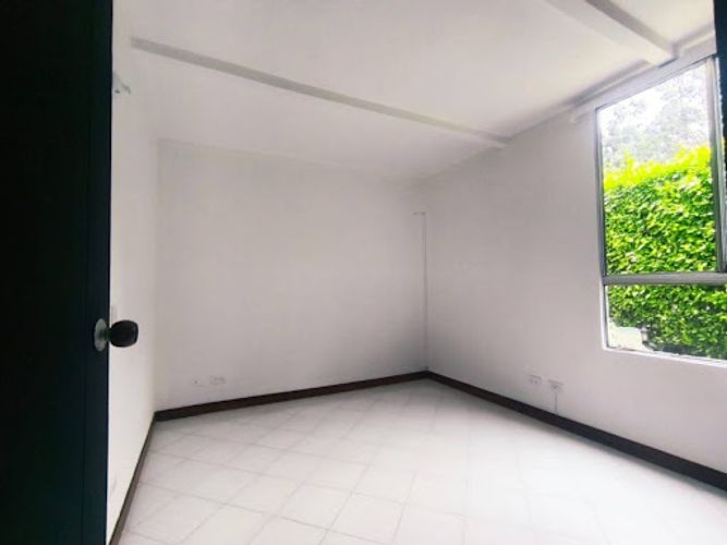 Apartamento de 4 alcobas en arriendo en El Diamante 2, Medellín, 95 m² · foto 10 de 24