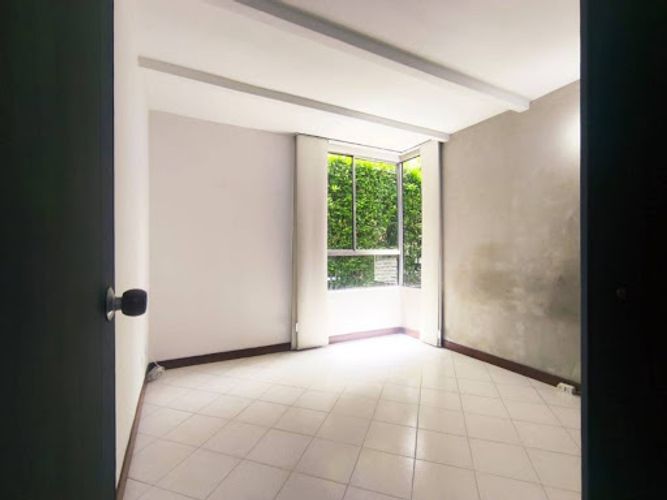 Apartamento de 4 alcobas en arriendo en El Diamante 2, Medellín, 95 m² · foto 15 de 24