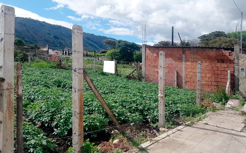 Lote en venta en Cota, 177 m² · foto 2 de 3