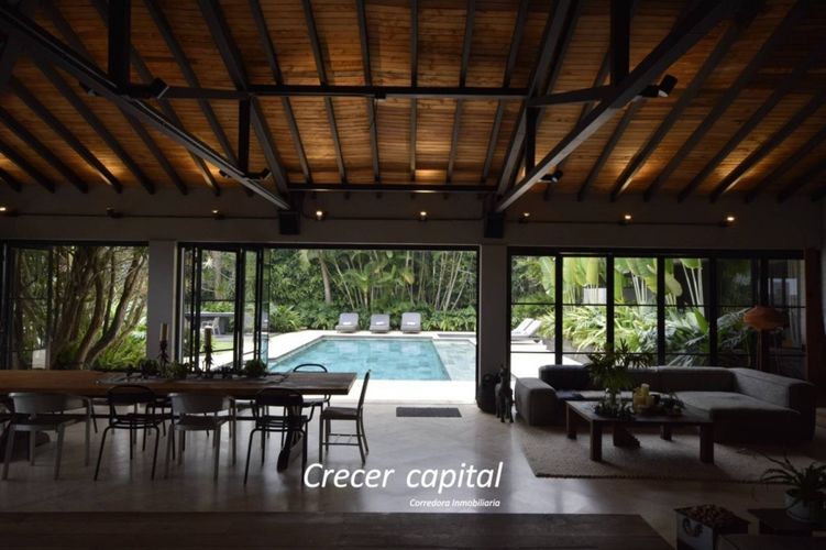 Casa de 4 alcobas en venta en Las Lomas, Medellín, 1105 m² · foto 1 de 24