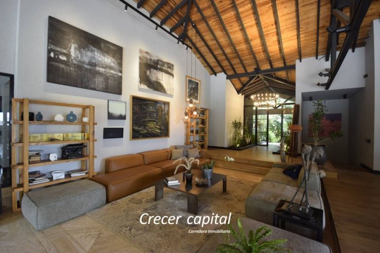 Casa de 4 alcobas en venta en Las Lomas, Medellín, 1105 m² · foto 4 de 24