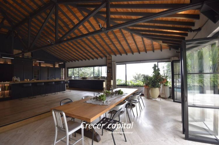 Casa de 4 alcobas en venta en Las Lomas, Medellín, 1105 m² · foto 8 de 24