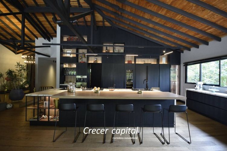 Casa de 4 alcobas en venta en Las Lomas, Medellín, 1105 m² · foto 10 de 24