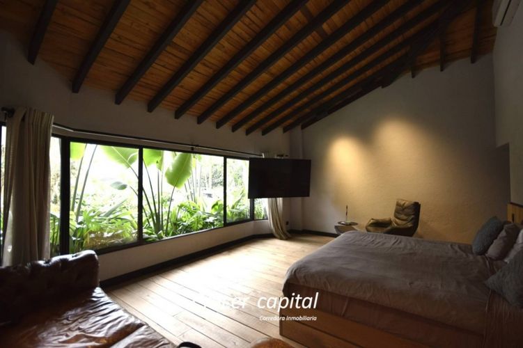 Casa de 4 alcobas en venta en Las Lomas, Medellín, 1105 m² · foto 13 de 24