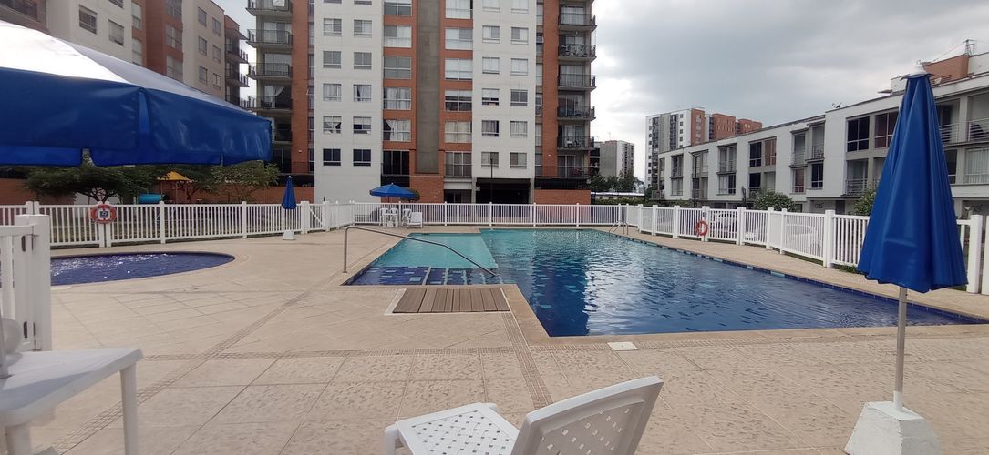 Apartamento de 3 alcobas en venta en Bochalema, Cali, 98 m² · foto 2 de 24