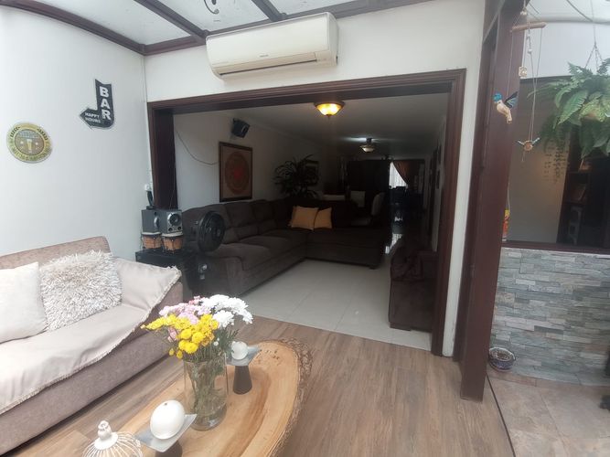 Casa de 5 alcobas en venta en El Guabito, Cali, 226 m² · foto 6 de 24