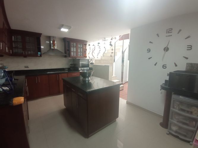 Casa de 5 alcobas en venta en El Guabito, Cali, 226 m² · foto 8 de 24