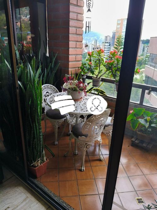 Apartamento de 4 alcobas en venta en Las Lomas, Medellín, 128 m² · foto 5 de 9
