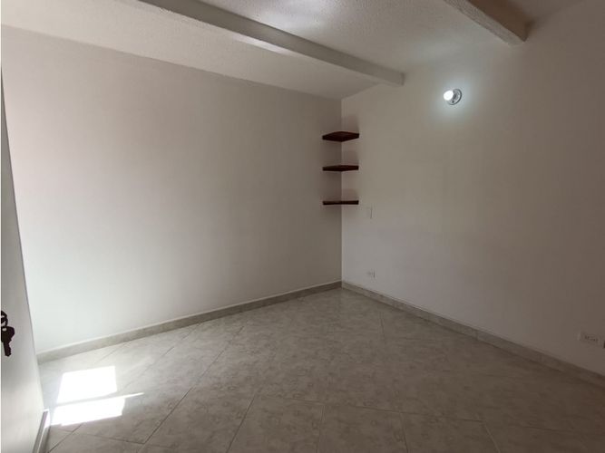 Apartamento de 3 alcobas en venta en Los Colores, Medellín, 56 m² · foto 13 de 19