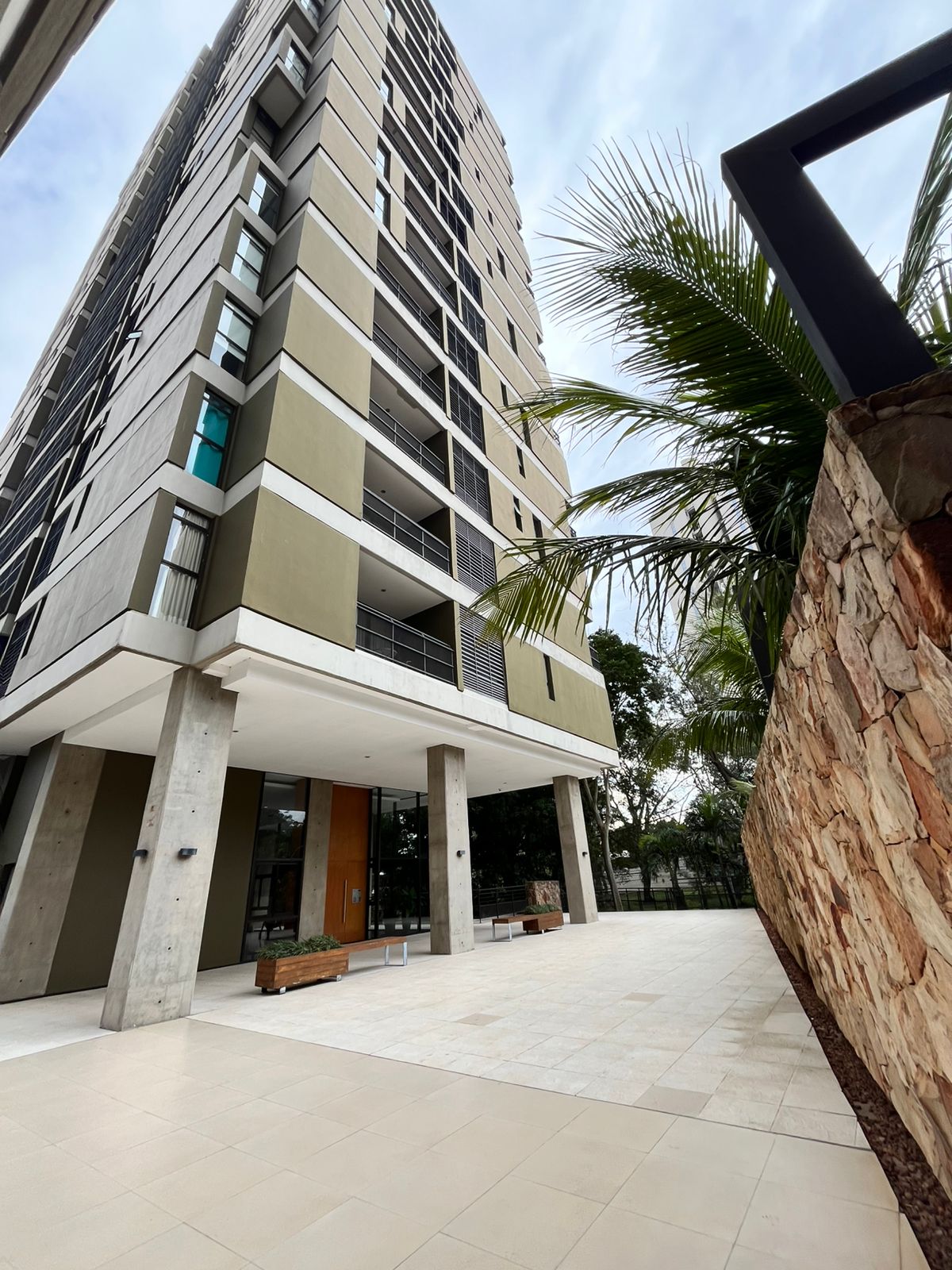 ALQUILO DPTO amoblado en Edificio Torres Mirador — foto 2