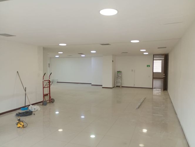 Oficina en arriendo en El Poblado, Medellín, 148 m² · foto 5 de 13