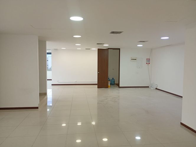 Oficina en arriendo en El Poblado, Medellín, 148 m² · foto 6 de 13