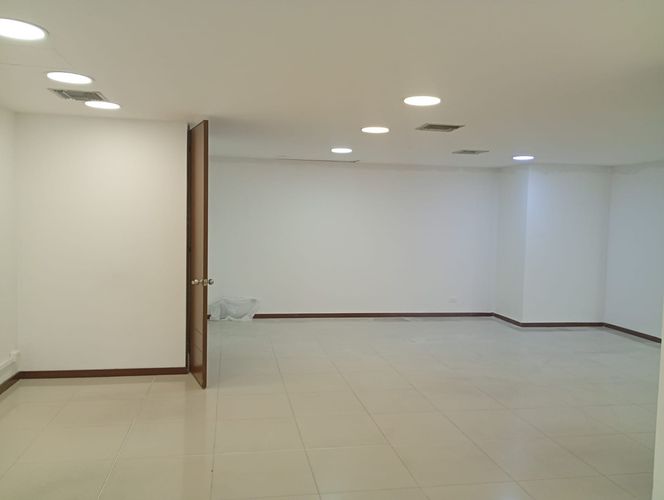 Oficina en arriendo en El Poblado, Medellín, 148 m² · foto 3 de 13