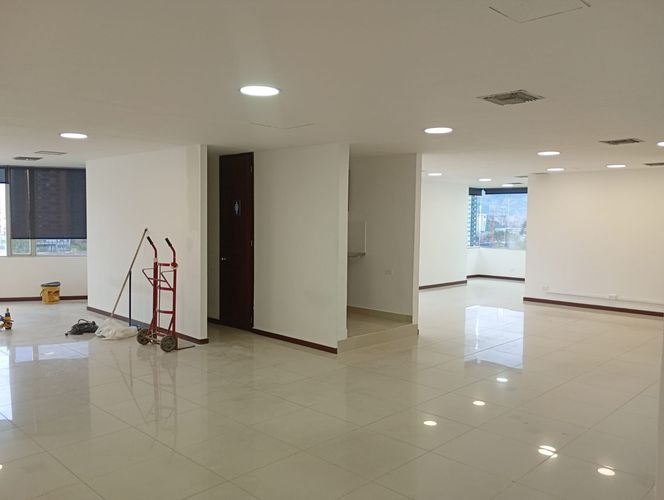 Oficina en arriendo en El Poblado, Medellín, 148 m² · foto 9 de 13