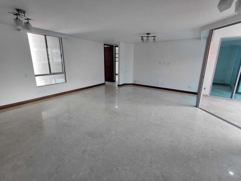 Apartamento en arriendo en Laureles, Medellín · foto 2 de 18