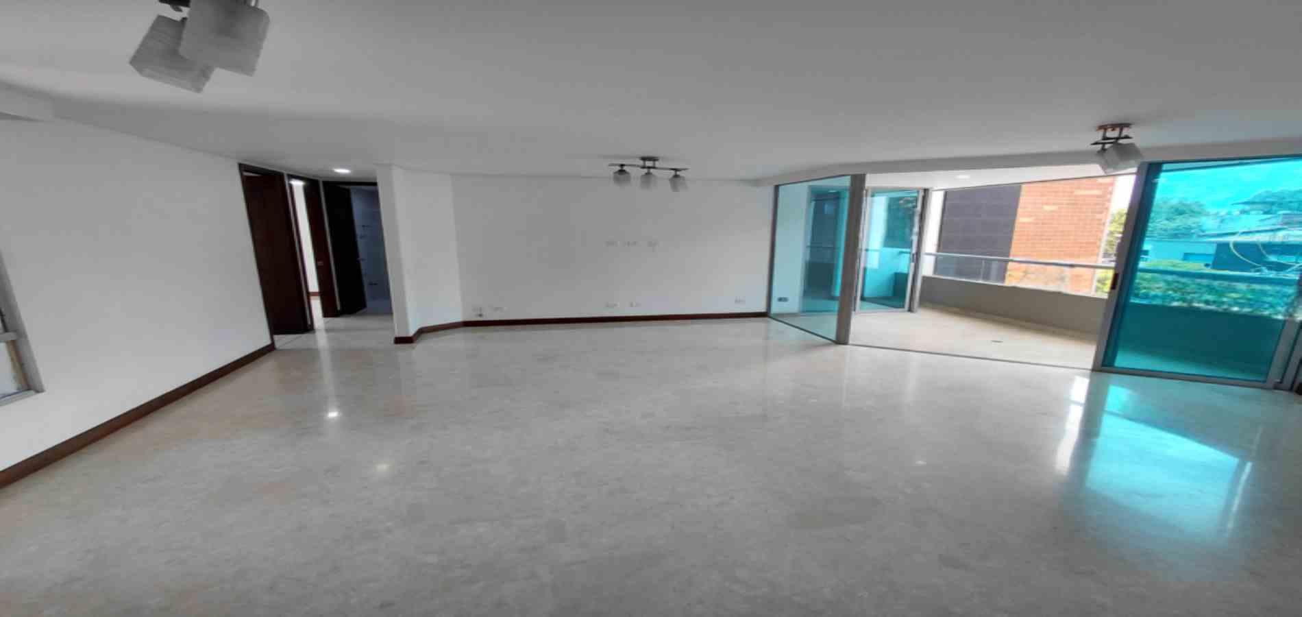 Apartamento en arriendo en Laureles, Medellín · foto 3 de 18