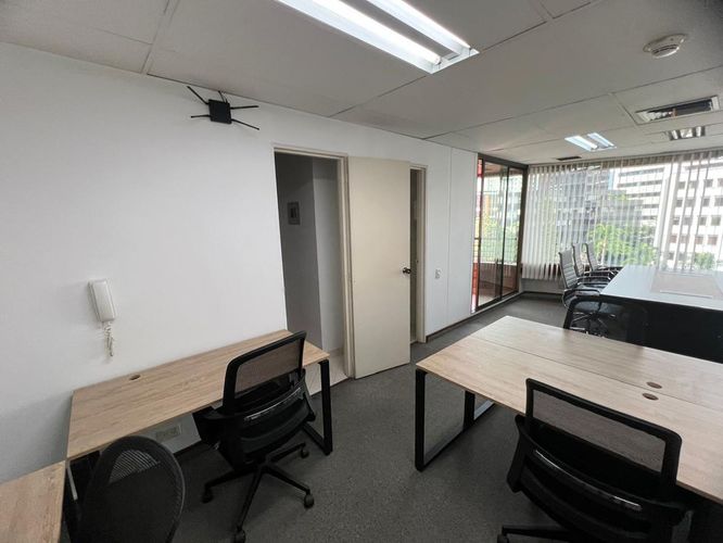 Oficina en arriendo en El Poblado, Medellín, 36 m² · foto 2 de 12