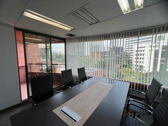 Oficina en arriendo en El Poblado, Medellín, 36 m² · foto 7 de 12