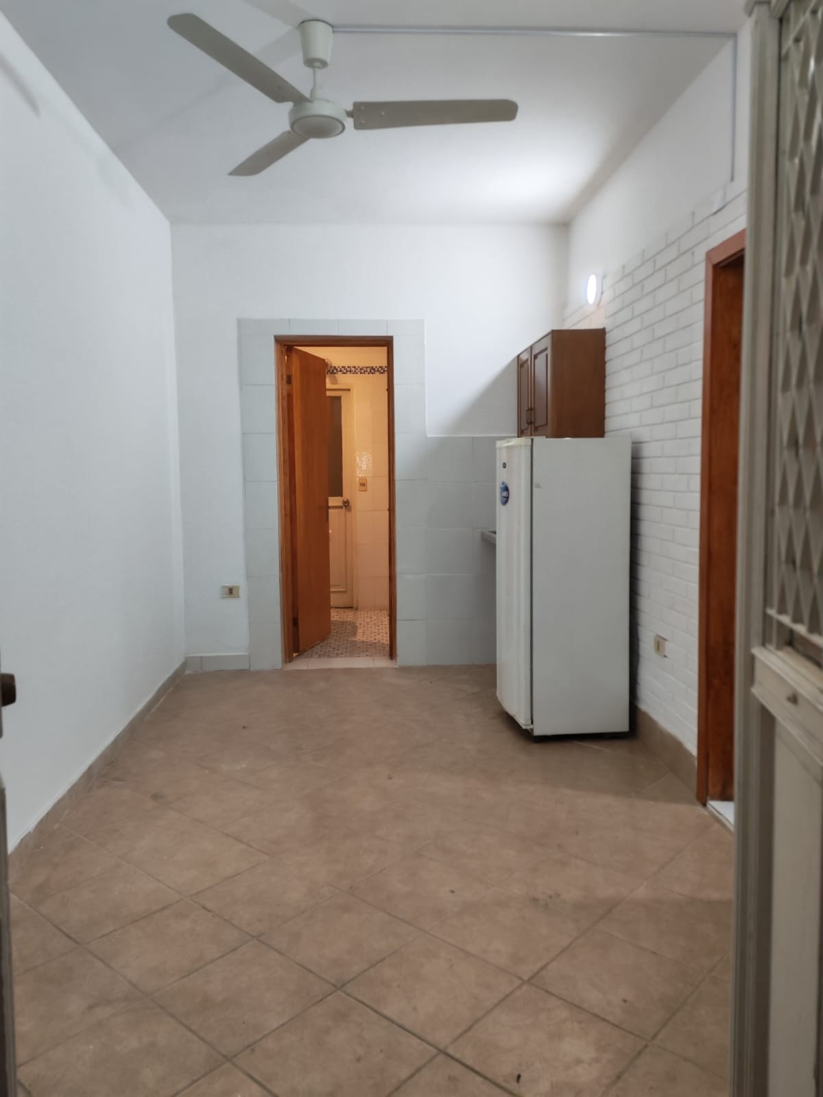 Chalet Tipo Departamento en Alquiler en Asunción - Exclusivo Barrio Los Laureles — foto 3