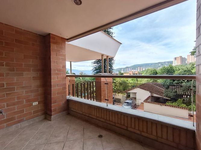 Apartamento de 2 alcobas en arriendo en El Poblado, Medellín, 83 m² · foto 2 de 15