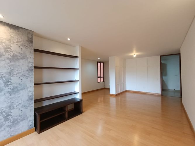 Apartamento de 2 alcobas en arriendo en El Poblado, Medellín, 83 m² · foto 3 de 15