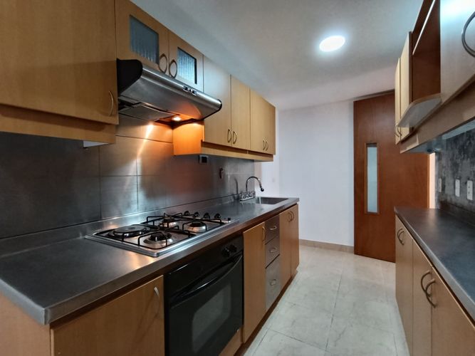 Apartamento de 2 alcobas en arriendo en El Poblado, Medellín, 83 m² · foto 7 de 15