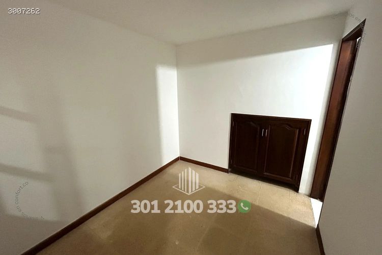 Casa de 6 alcobas en venta en Loma Del Escobero, Envigado, 350 m² · foto 15 de 24
