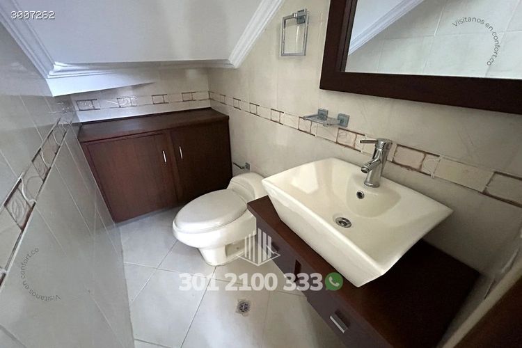 Casa de 6 alcobas en venta en Loma Del Escobero, Envigado, 350 m² · foto 17 de 24