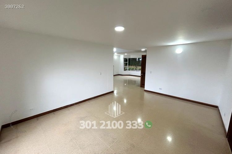 Casa de 6 alcobas en venta en Loma Del Escobero, Envigado, 350 m² · foto 6 de 24