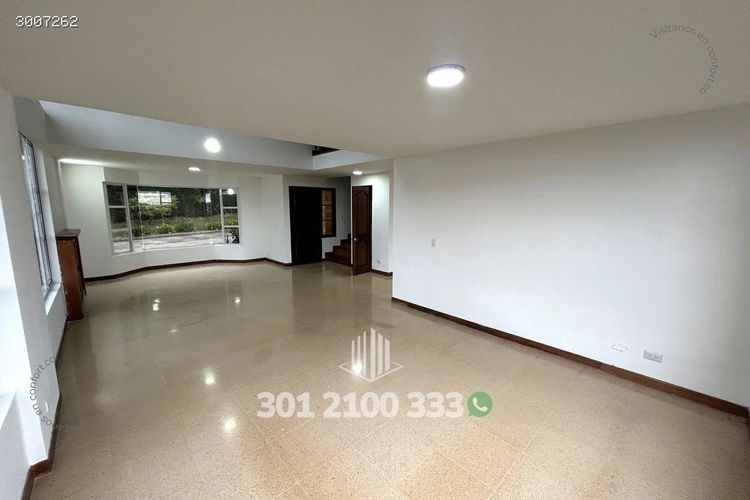 Casa de 6 alcobas en venta en Loma Del Escobero, Envigado, 350 m² · foto 5 de 24