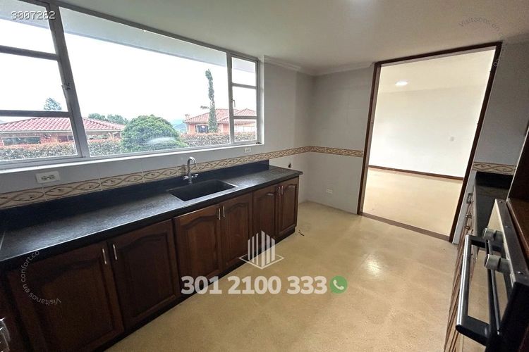 Casa de 6 alcobas en venta en Loma Del Escobero, Envigado, 350 m² · foto 16 de 24